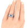 GTJ3889-emerald-w-8x6mm-hand-2