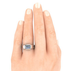 GTJ3889 emerald r 8x6mm hand 1 | Gerry The Jeweler