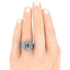 GTJ3715 emerald r 10x8mm hand 1 | Gerry The Jeweler